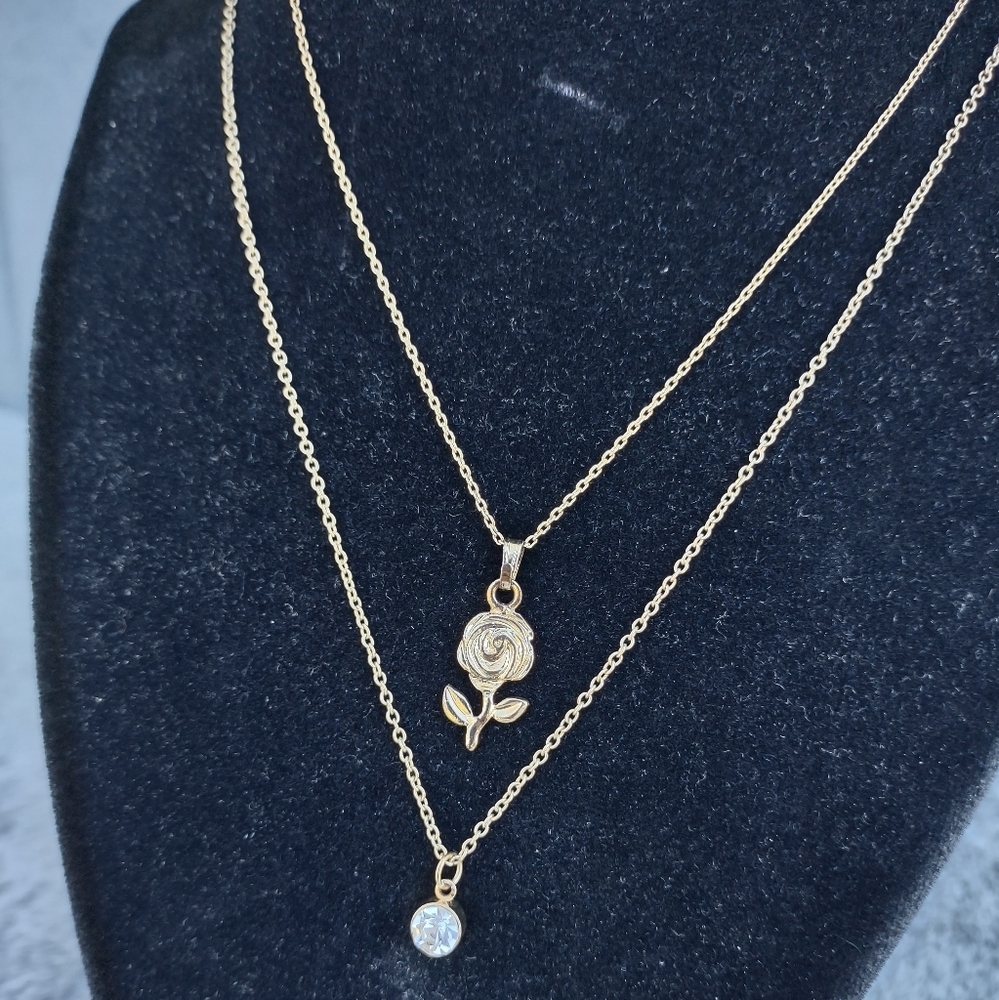 Bundle of 2 Vintage‎ Style Gold Tone Necklaces